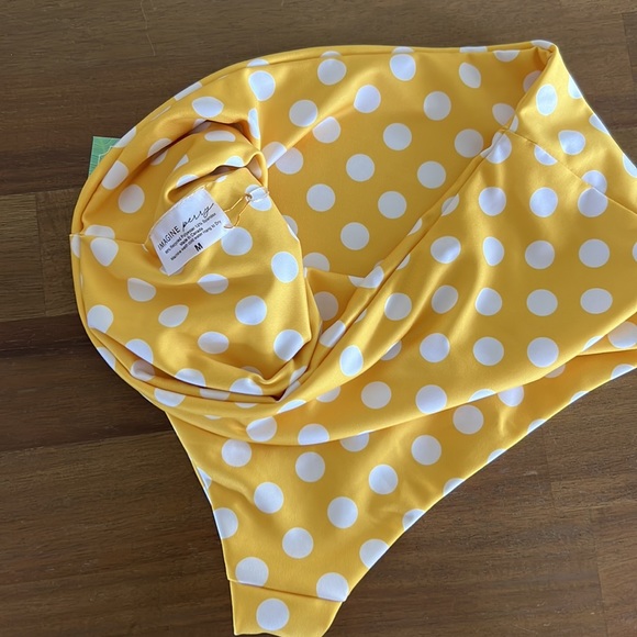 Imagine Perry yellow polka dot bikini for Jilly box - Picture 7 of 10